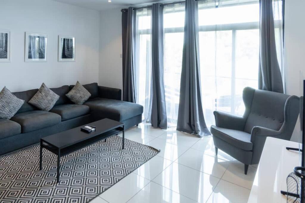 Cosy 2 Bed At Embassy Gardens Apartment Accra Ngoại thất bức ảnh